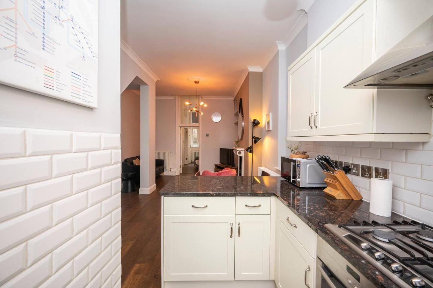 Cosy Retreat For Two Off Upper St, Islington Pass The Keys *